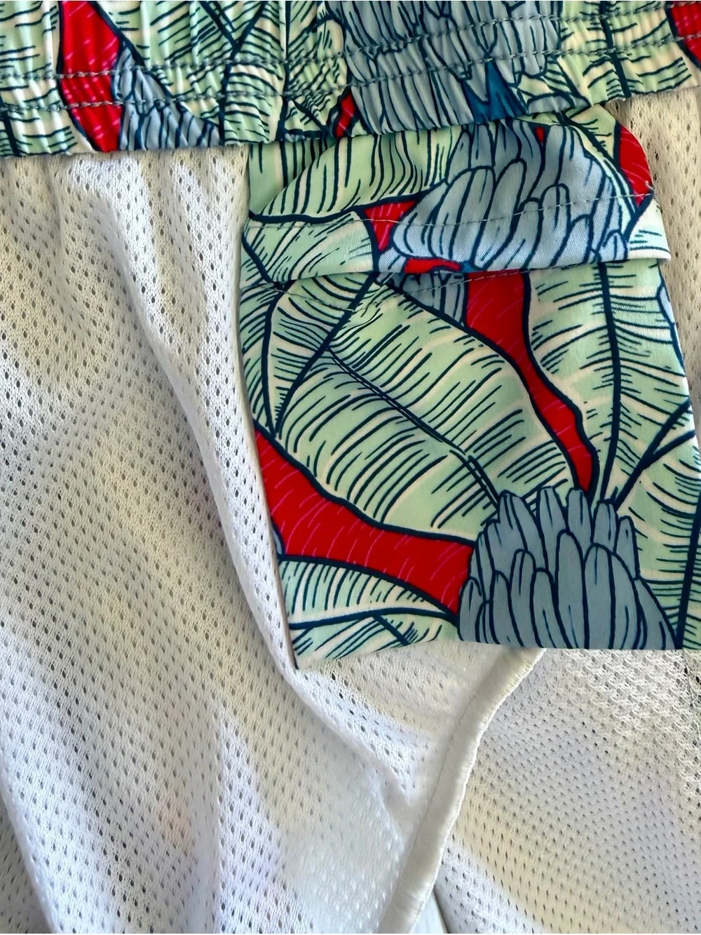 Vineyard Vines Chappy Swim Trunks | Boys Small | Tropical Print Swim Shorts